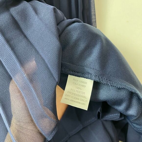 Akiko blue pleated detail dress - Picture 5 of 8